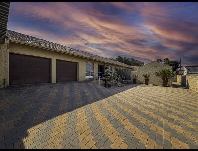 3 BEDROOM FREEHOLD FOR SALE IN EDENVALE CENTRAL